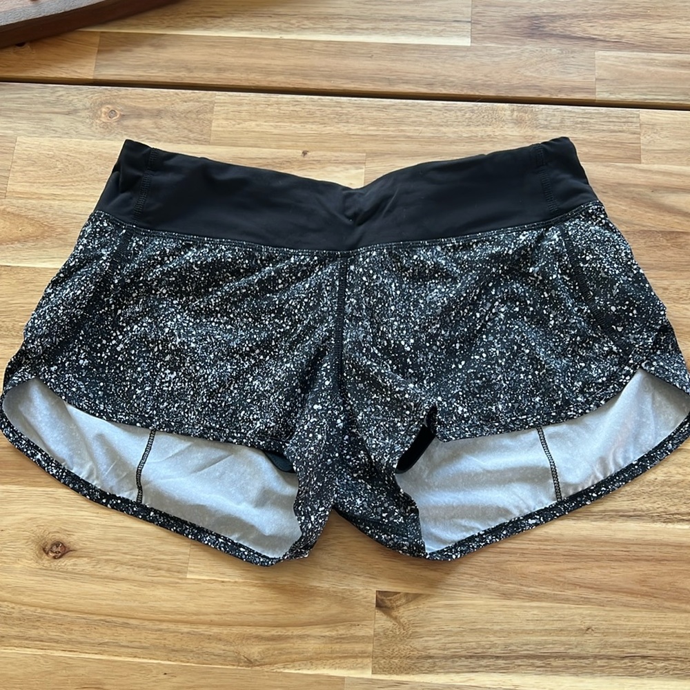 Like New Lululemon Speed-up Low Rise Lined Shorts 2.5”